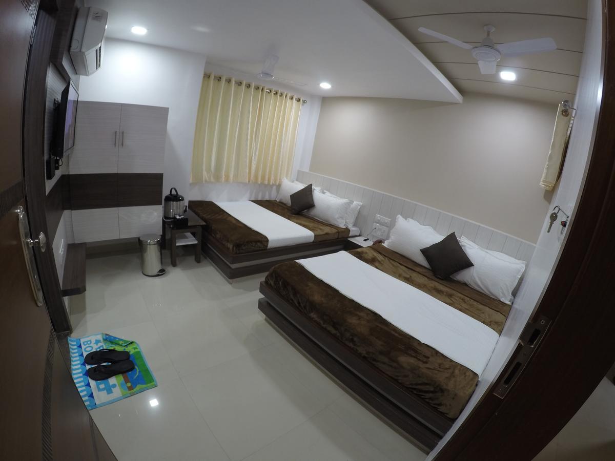 Hotel Ideal Vadodara Zewnętrze zdjęcie