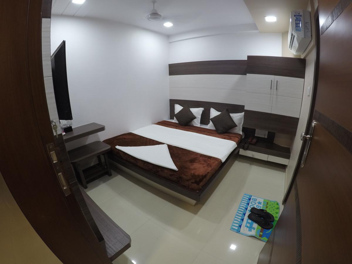 Hotel Ideal Vadodara Zewnętrze zdjęcie