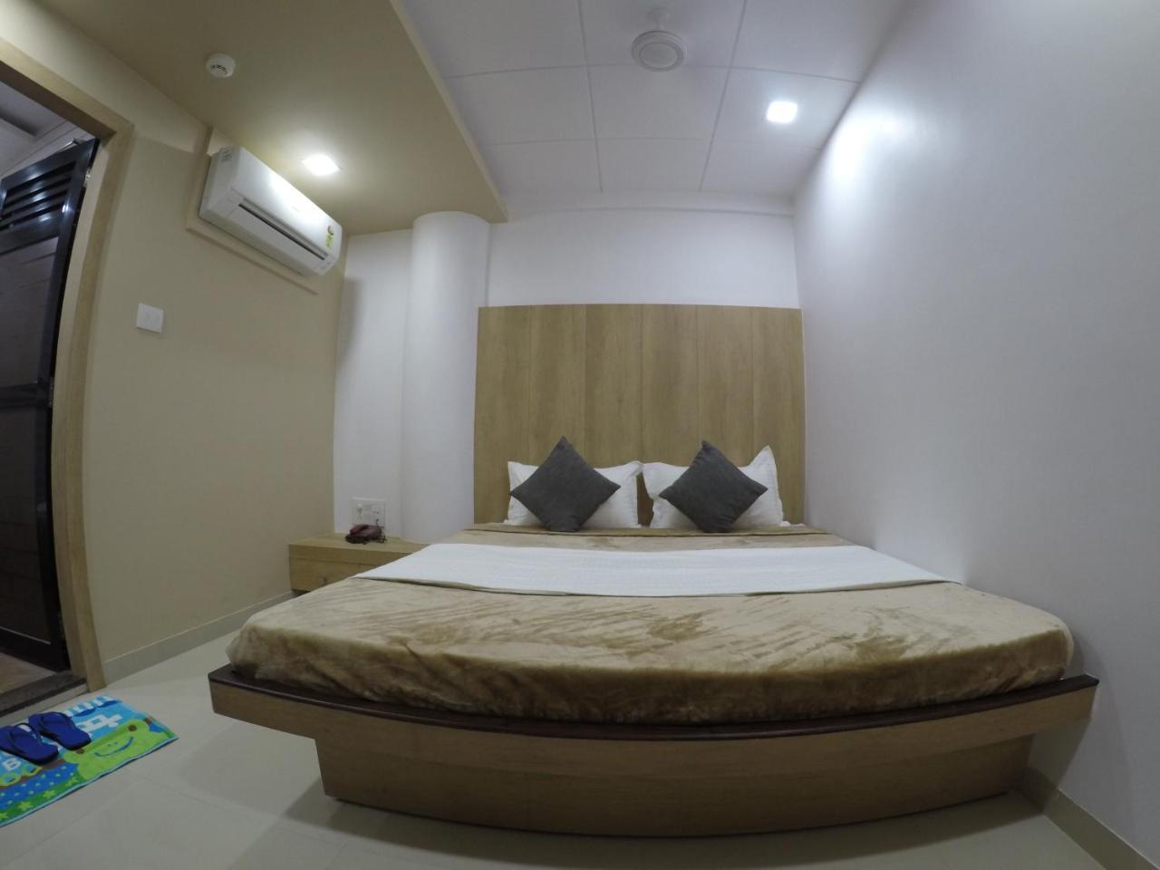 Hotel Ideal Vadodara Zewnętrze zdjęcie