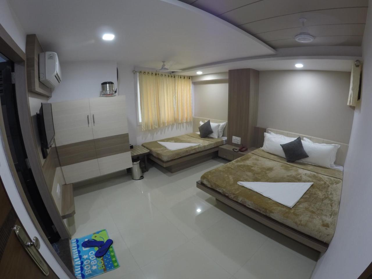 Hotel Ideal Vadodara Zewnętrze zdjęcie